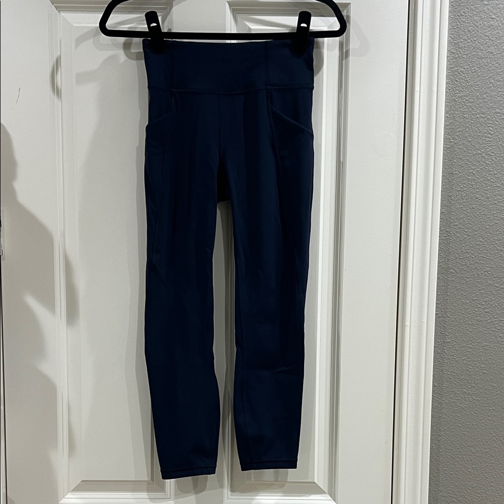 Lululemon Time To Sweat Crop size 4 True Navy